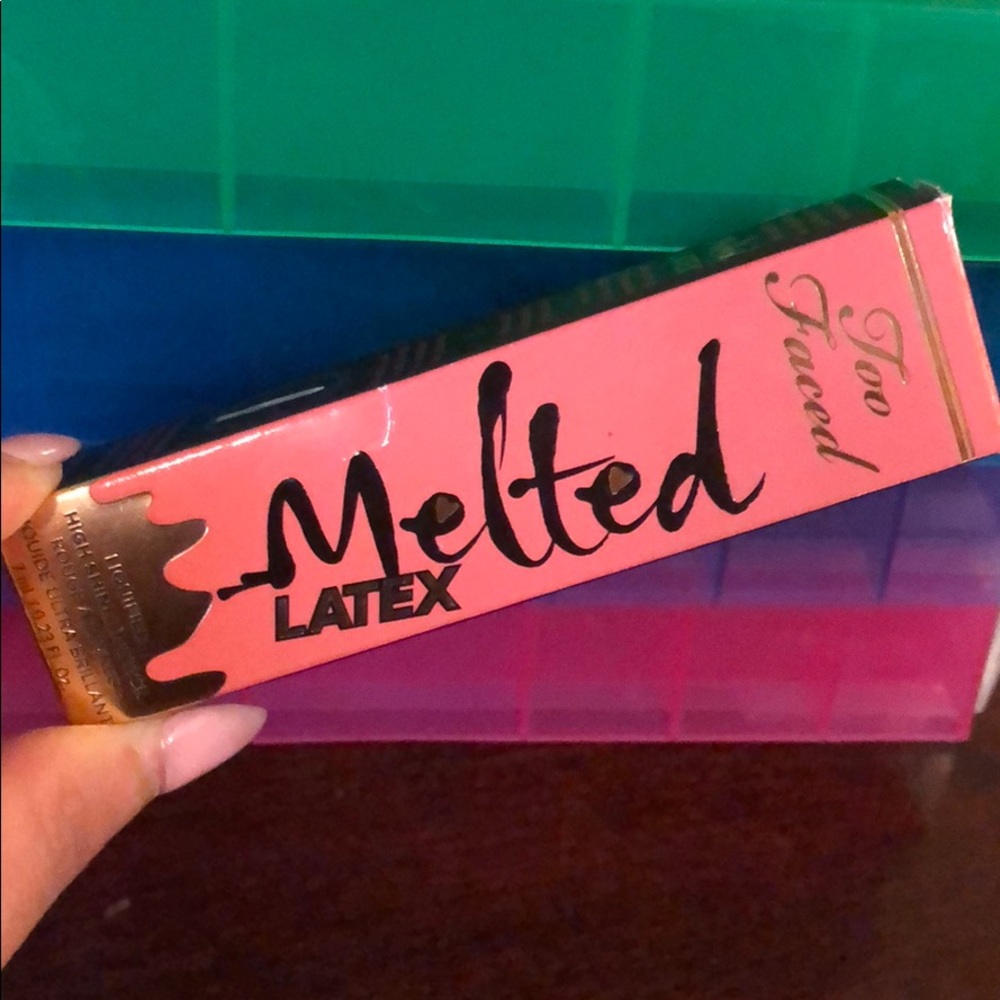 Too faced Melted Latex “Hopeless Romantic”